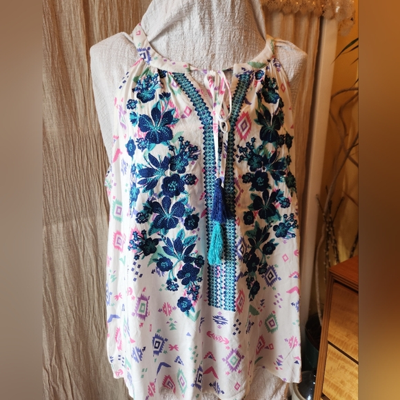 Savanna Jane Tops - Savannah jane embroidered boho sleeveless top. XL